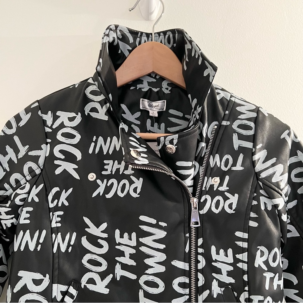 GIRL DISNEY DESCENDANT 3 MOTO JACKET black zipper sz M 54.00 MSRP D SIGNED - Picture 9 of 10
